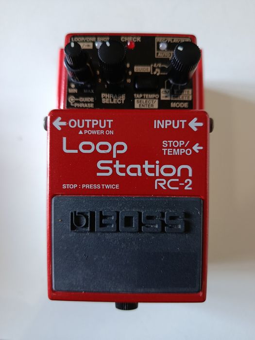 Pedais Boss BF-3, ML- 2, RC-2, Peavey aRage 158 e Cort Corbow