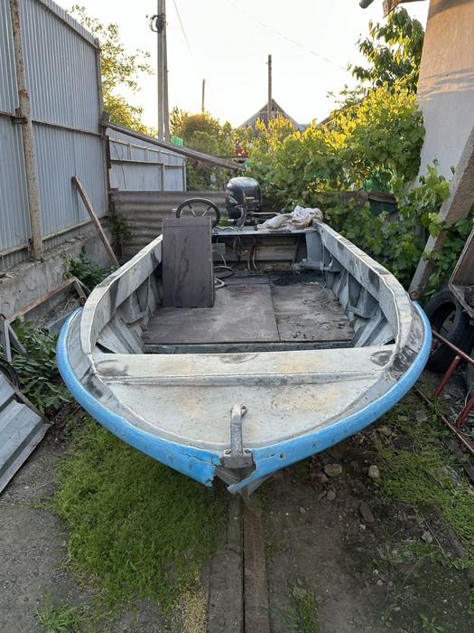 Продам лодку Крым