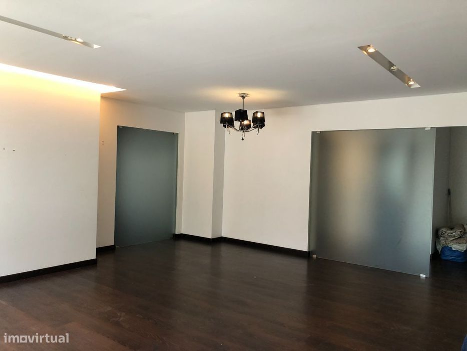 3-Bedroom Apartment - Condominium with Swimming Pool and Barbecue Area, St. Clara, Leiria
