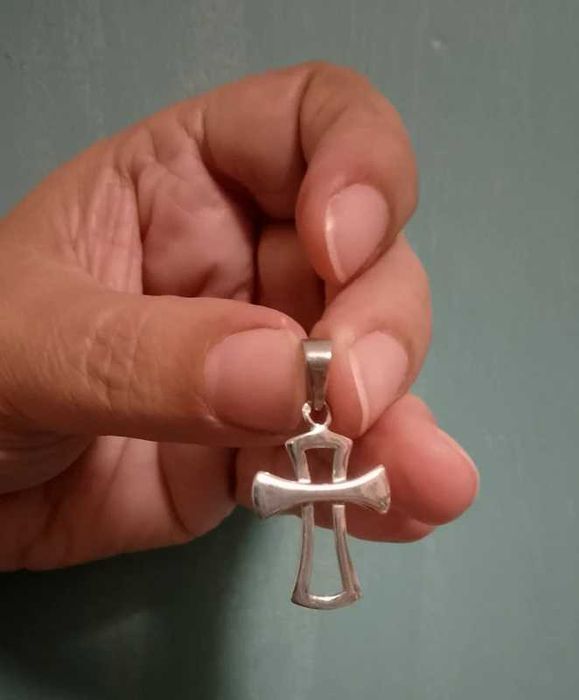 Cruz anos 2000, de prata contrastada, nova!