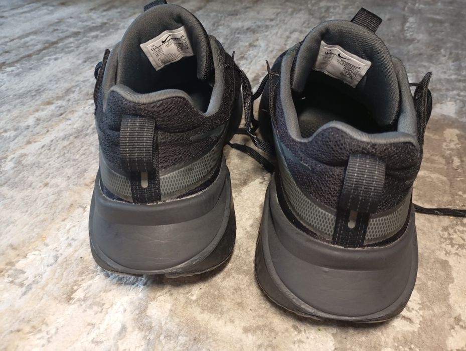 Кросівки  NIKE LEGEND REACT 2 45,5 р 29,5см