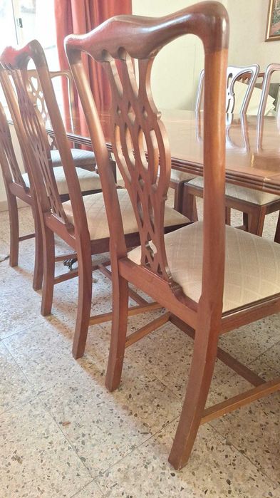 Mesa de Jantar Clássica Extensível (2,7m) + 10 Cadeiras + 2 Cadeirões Chippendale