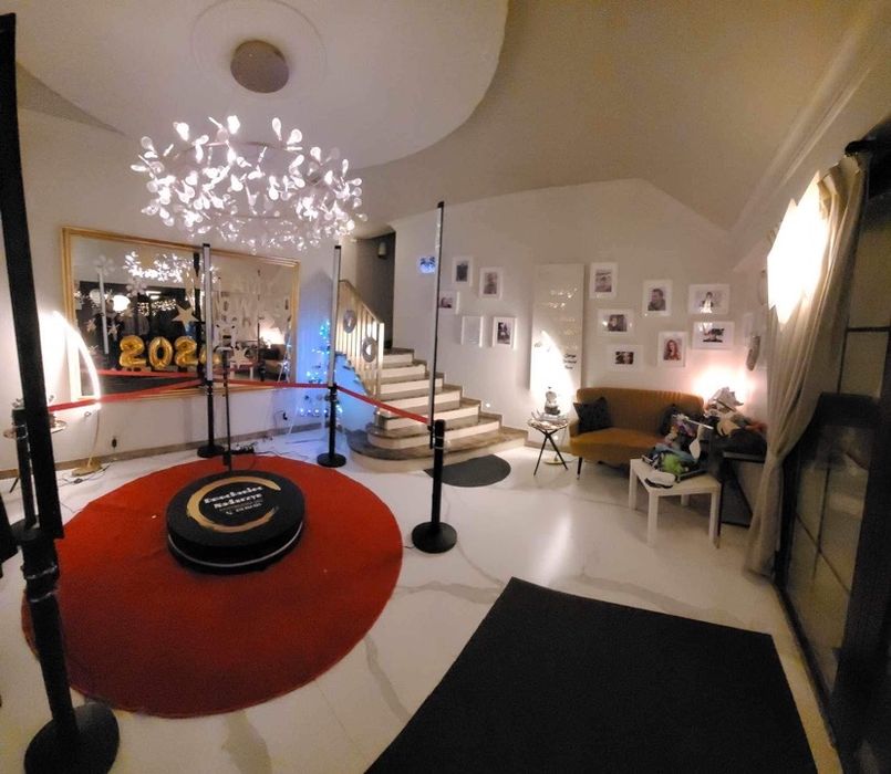 Fotobudka 360 wideobudka wynajem Wesela 18-stki urodziny bal