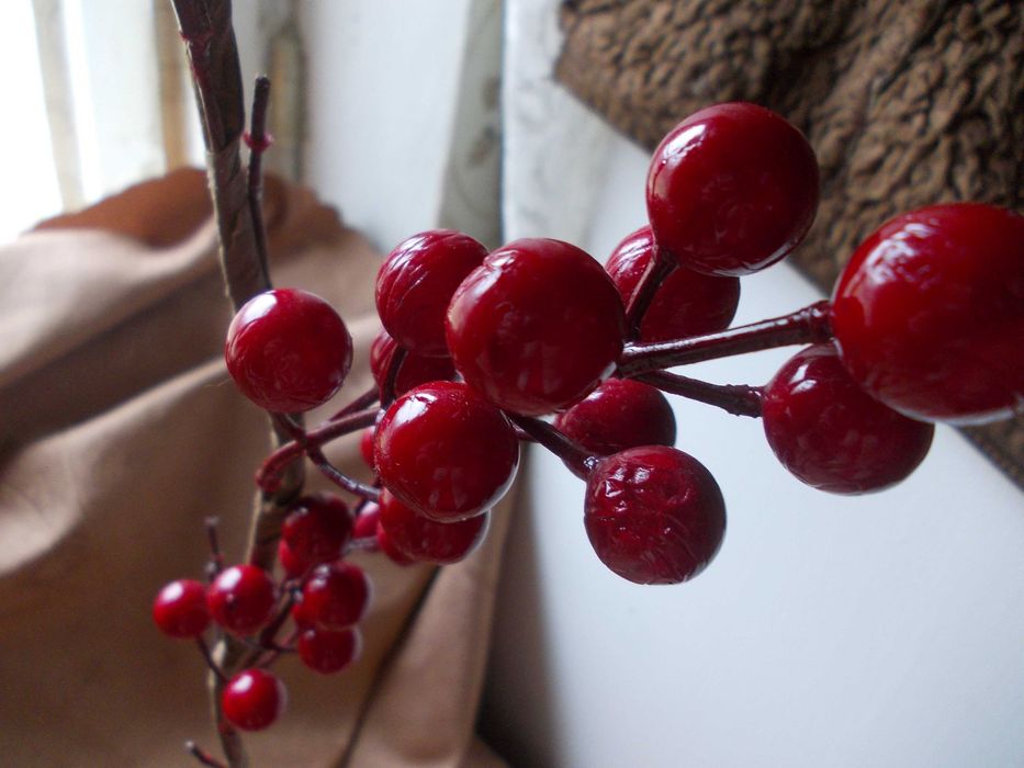 Штучна  гілка  калини