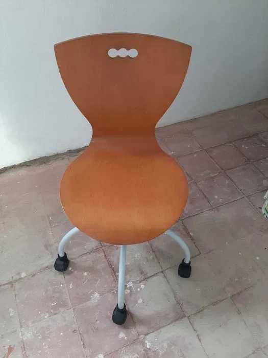 Cadeira de Escritório em madeira