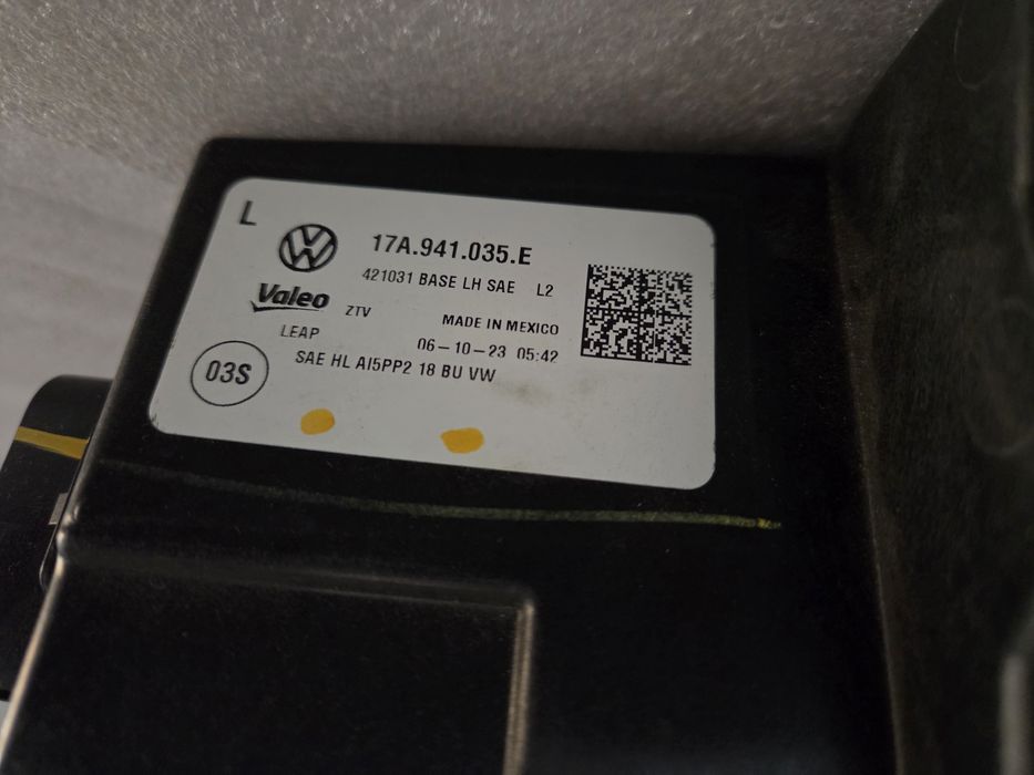 Фара ліва VW Jetta 7 2019-2023 USA