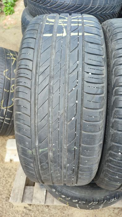 Шини Бріджестоун 225/45/17 , з Німеччини; нормальний літній  комплект + гарна  пара всесезонки !