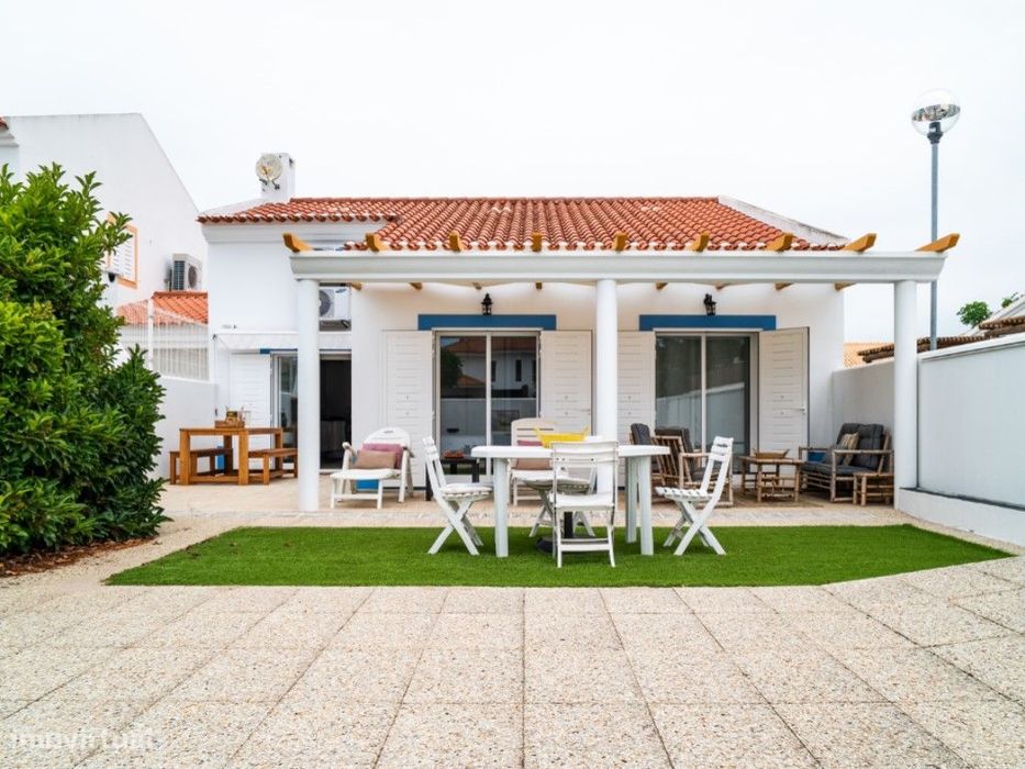 Casa de praia com jardim no Carvalhal