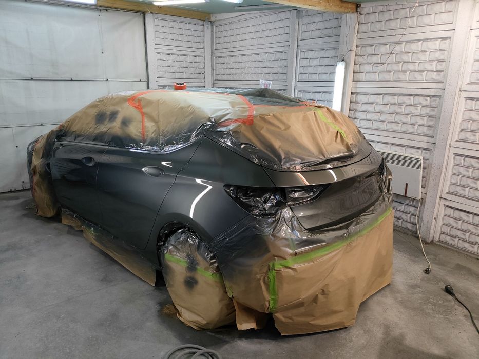 Lakiernik samochodowy