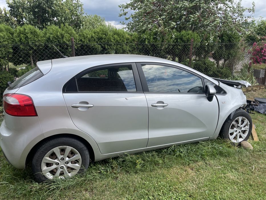 Kia Rio uszkodzona