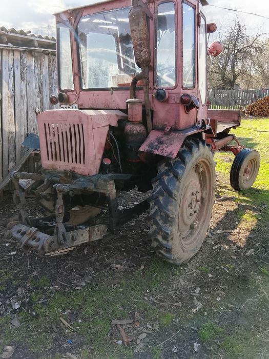 Продам трактор Т16