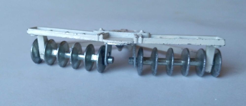 Tractor Marschal e Disc Harrow da Dinky Toys. Ver descrição