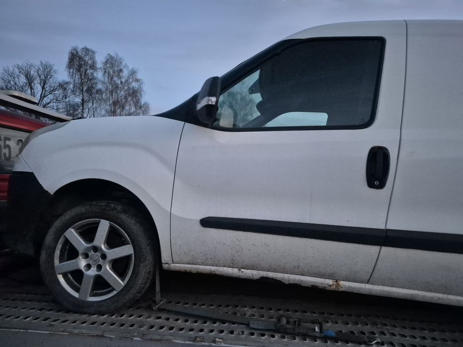 Części Fiat doblo II 1.6 multijet lampa maska drzwi błotnik lusterko