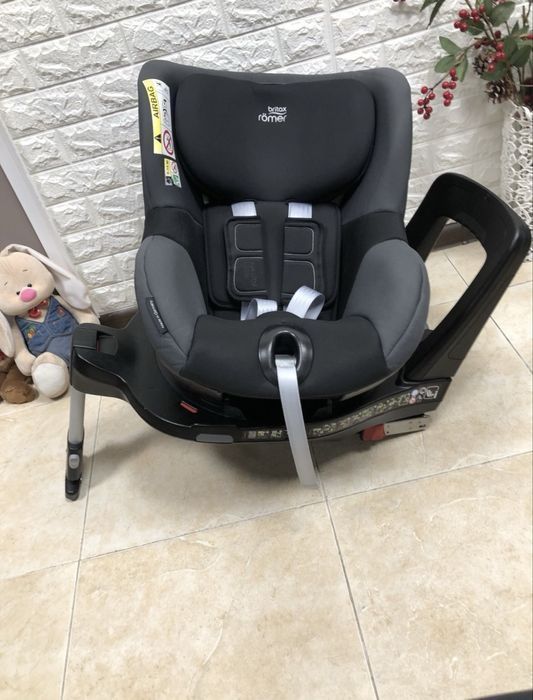 Автокрісло Britax Römer DUALFIX M i-SIZE Група 0+/1 (0-18 кг) 360