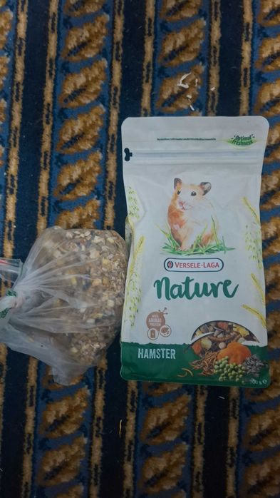 Chomik - karma, kolby, trociny