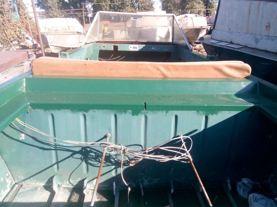 Продам лодку крым