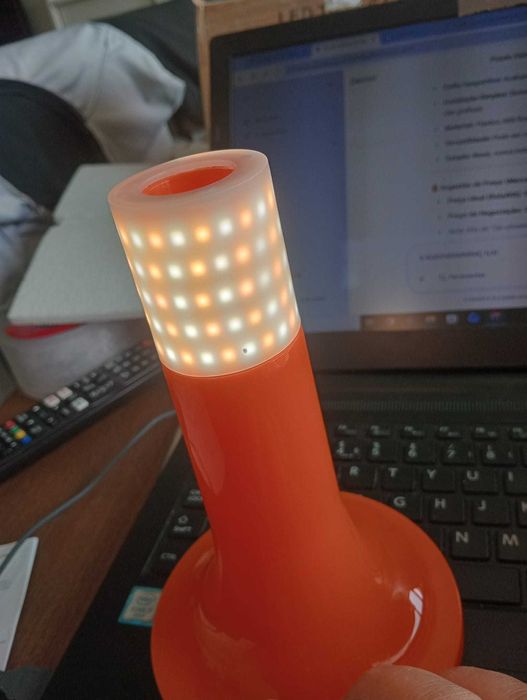 Candeeiro Black Hole Futurista – Edição 2024 – USB-C & Bateria