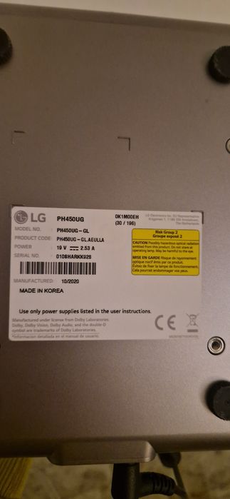 Projetor UST Portátil LG PH450UG LED para peças