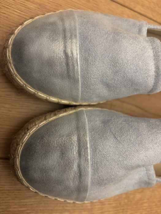 nowe niebieskie skorzane espadryle