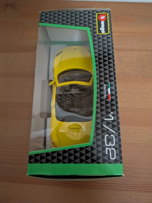 NOVO na CAIXA - Burago 1/32 Porsche 718 Boxster