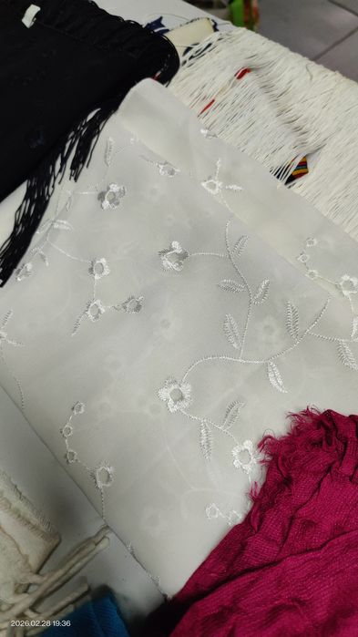 Echarpes estado impecável