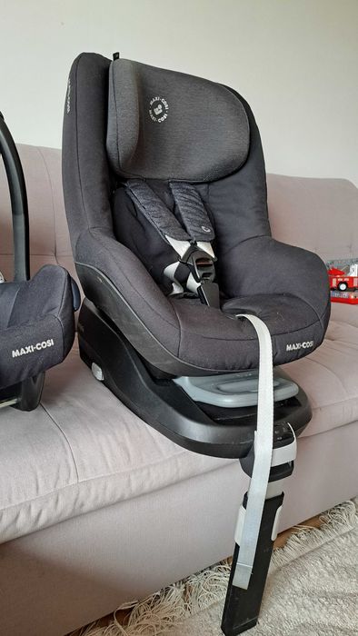 Foteliki  Samochodowe z bazą