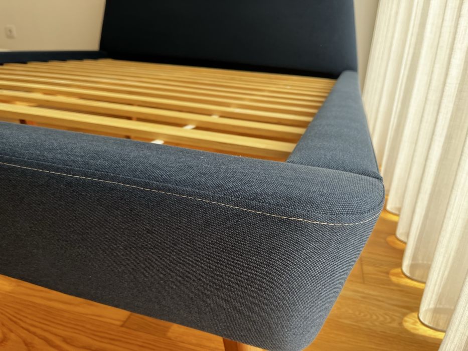 Cama 160 x 200 - modelo Vienne em tecido azul escuro