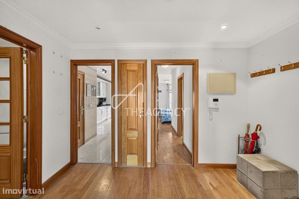 Amplo Apartamento T3+1 no Último Andar nos Jardins da Parede