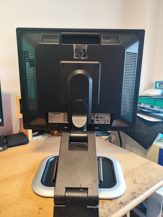 Monitor HP 19 polegadas + Monitor Dell 17