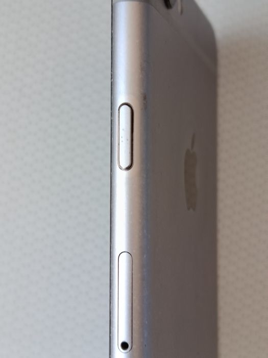 Телефон iphone 6s