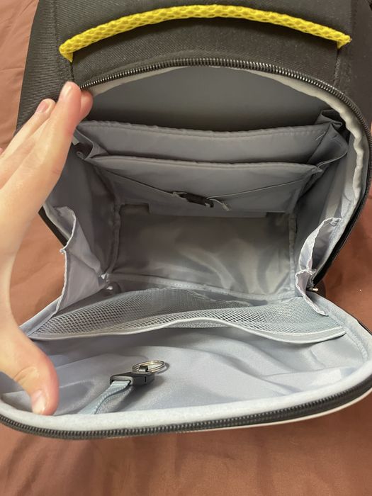 Новий рюкзак для хлопчика з машинкою