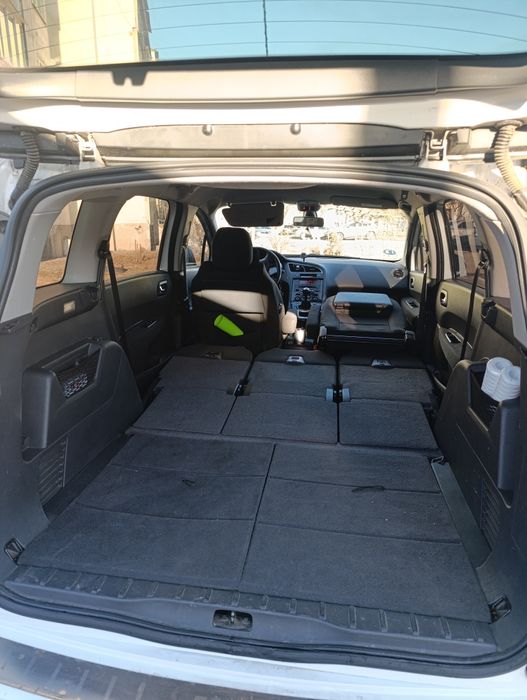 Продам peugeot 5008  2015 року