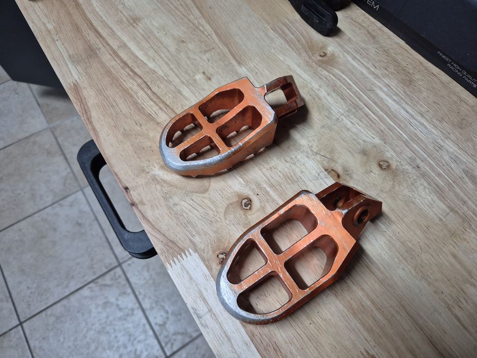 Poisa pés Zeta KTM