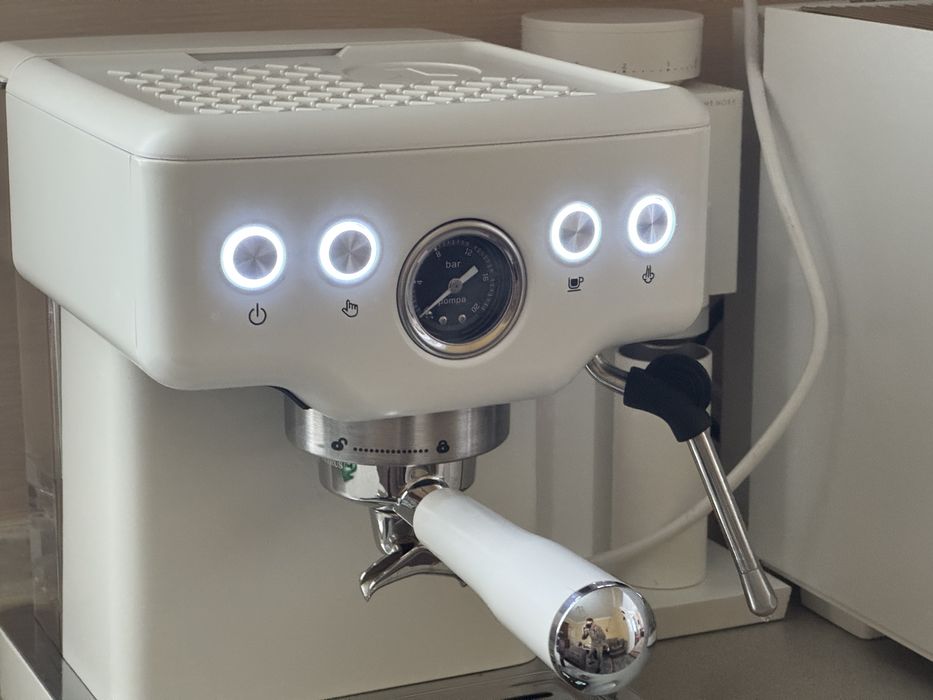 Рожкова кавомашина Petrus PE3690s  рожкова кавоварка