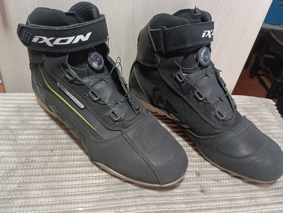 Calçado e luvas motard  em Stock (, Ocasião de negócio)