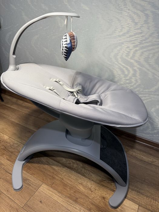 Заколисуючий центр Chicco Comfy Wave