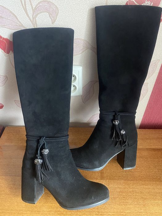 Нові замшеві зимові чоботи з утепленням