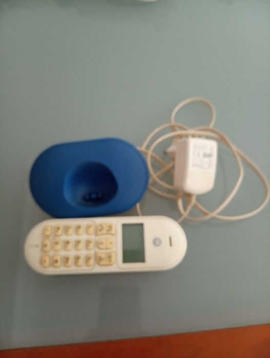 2 telefones sem fio - Motorola e Alcatel	usados