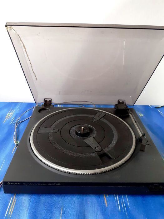 gramofon HITACHI HT - 300