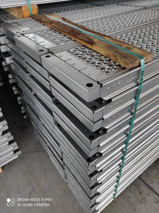 Nowe rusztowanie 8,3*48m = 400m2 z podestami stalowymi (3,00m) typ plettac