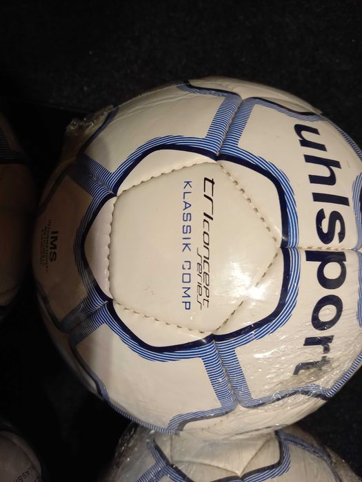 Piłka nożna Uhlsport nowa za pół ceny