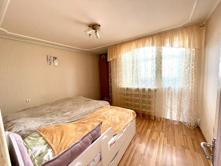 Будинок енергонезалежний. На два входи район Ганнівка (дві кухні, два санвузли)
