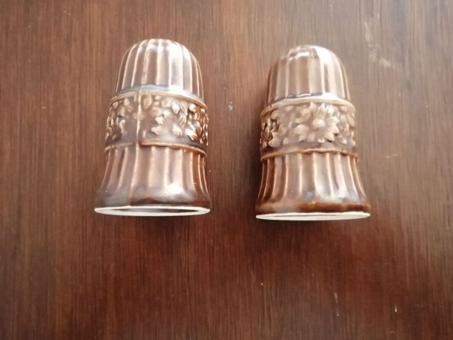 conjunto de saleiro e pimenteiro em cerâmica estão novo, nunca usados