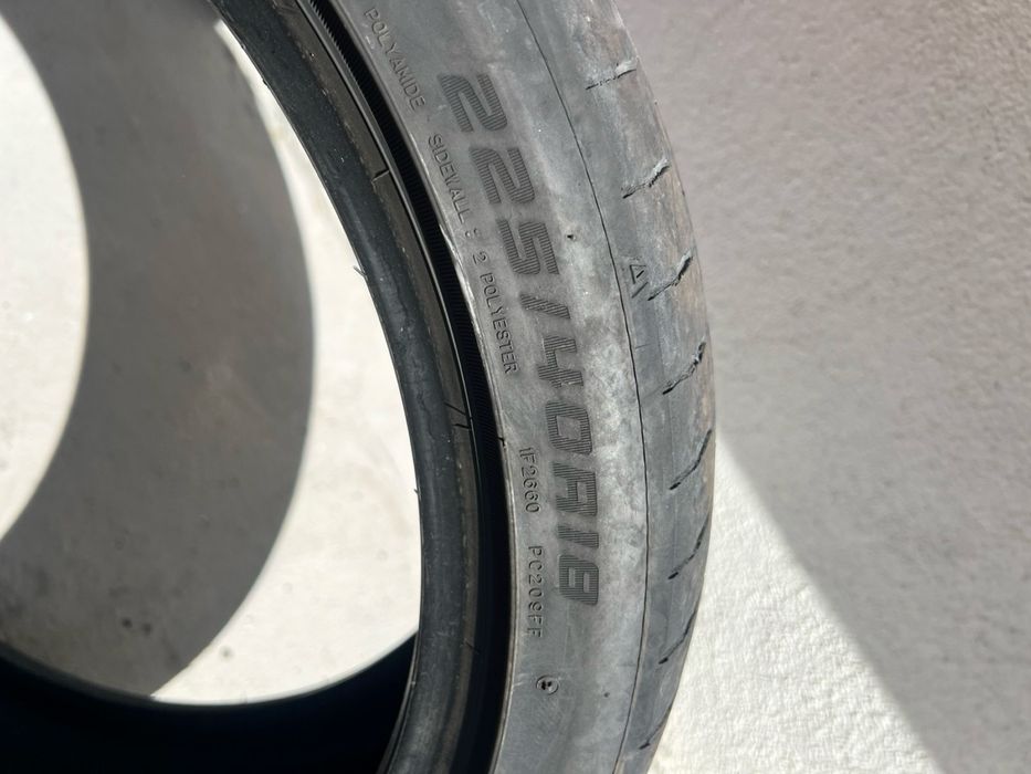 225/40/18 Falken 2 pneus