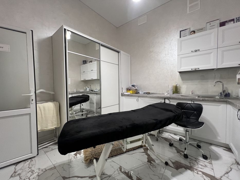 Оренда приміщення (фасад новобудови)