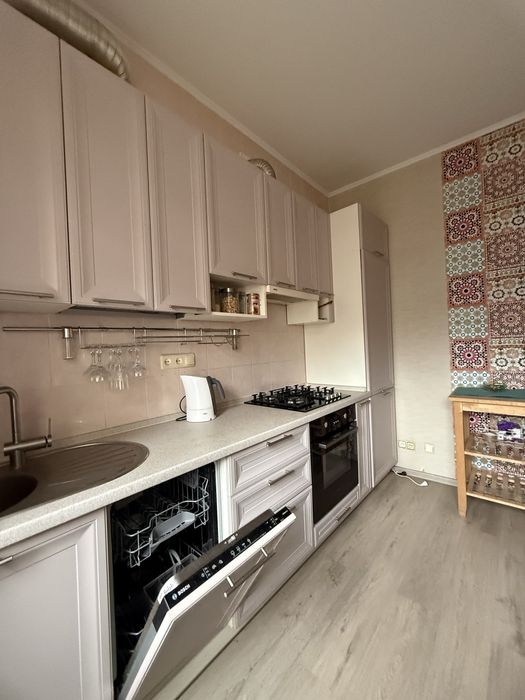 Сдам 2 ком кв Леси Украинки ул.