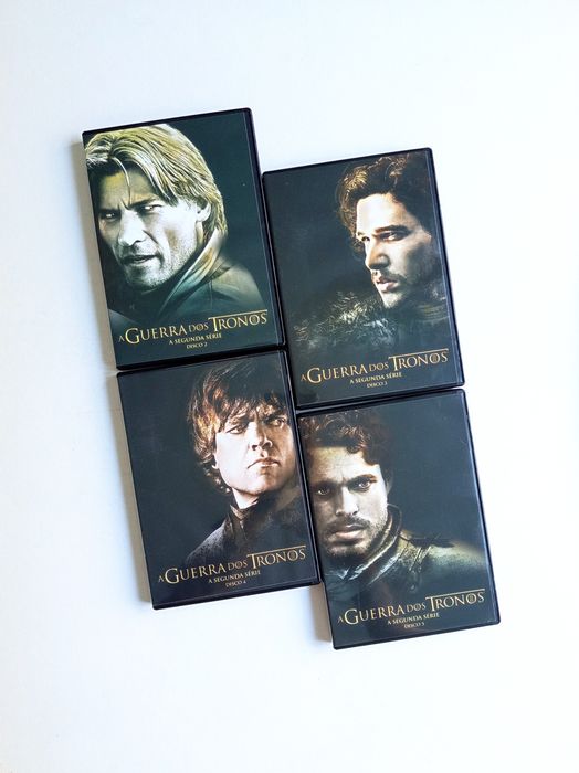 4 DVDs A Guerra dos Tronos da segunda série disco 2 - 3 - 4 - 5 com os  episódios número 2 ao 10