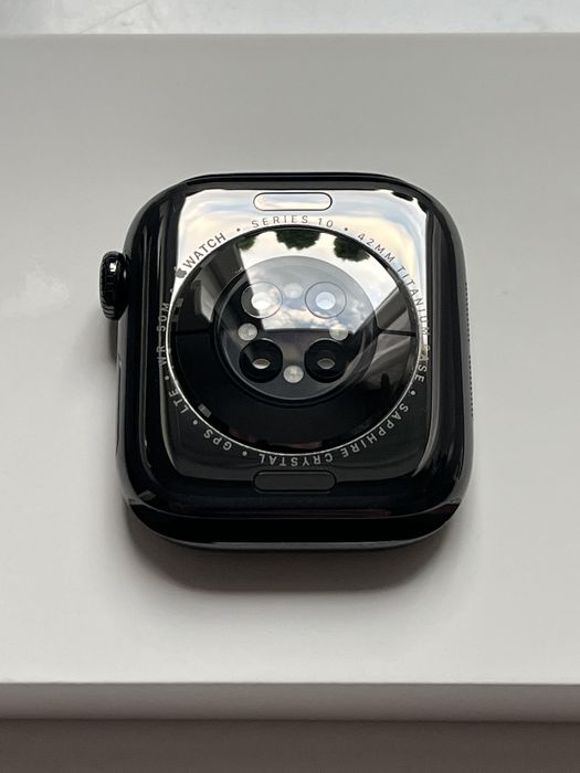 OUTLET Apple Watch Series 10 Cellular 42mm titan sport czarny M/L
