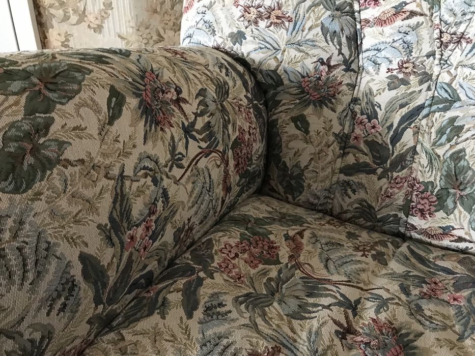 Poltronas Clássicas com Estilo Floral