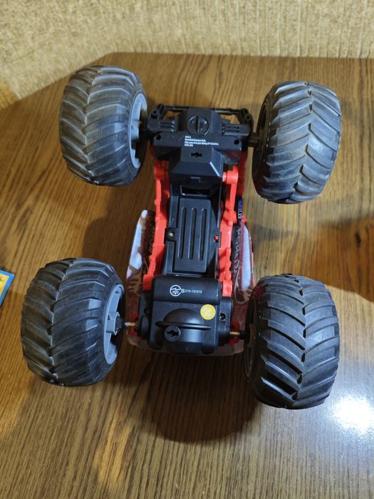 Машинка Монстр-трак на запчастини